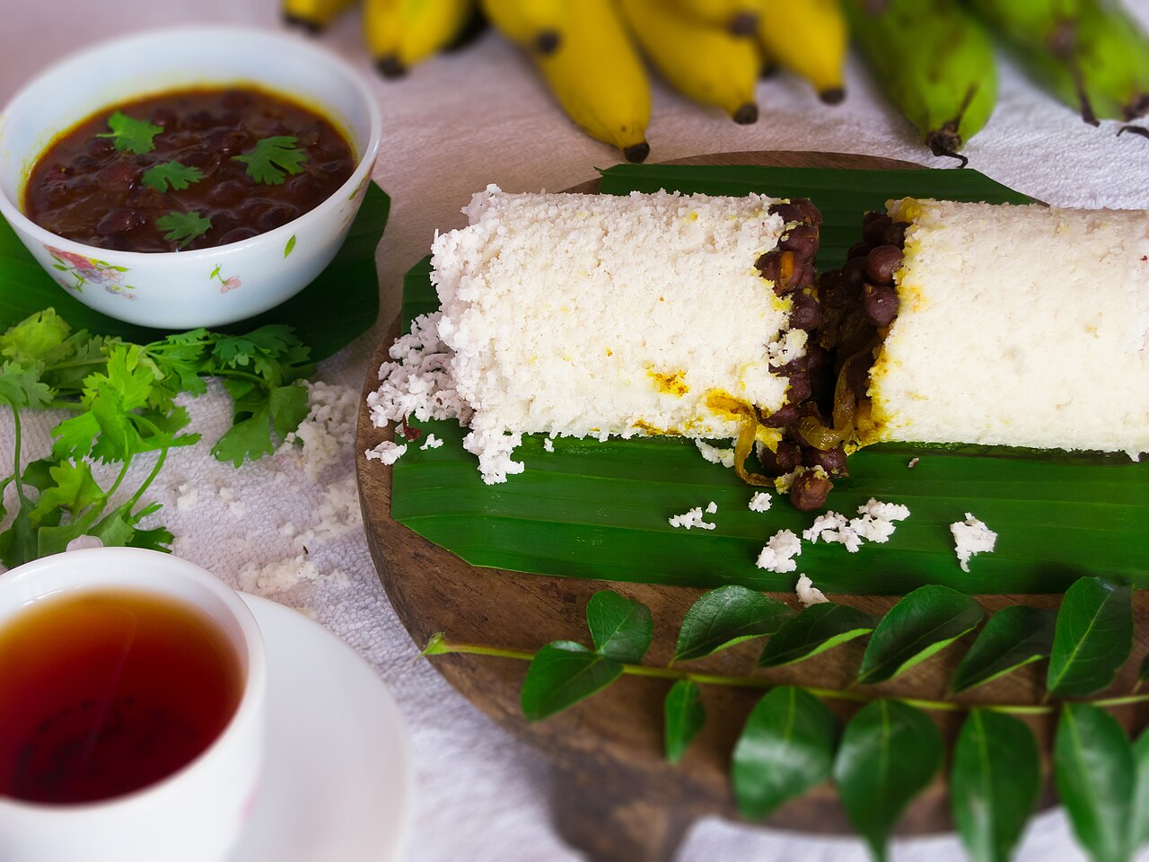 Puttu with curry